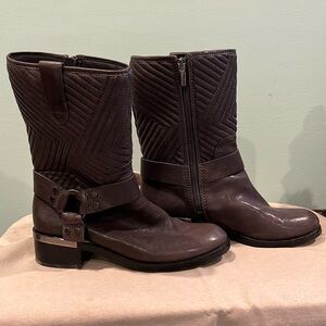 Vince Camuto Waldan quilted leather mid-calf boots size 6